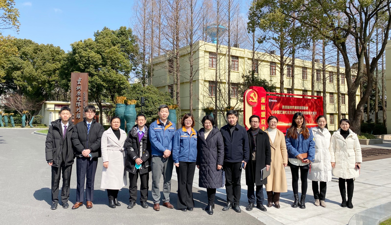 校企双方合影.jpg 校企双方合影.jpg