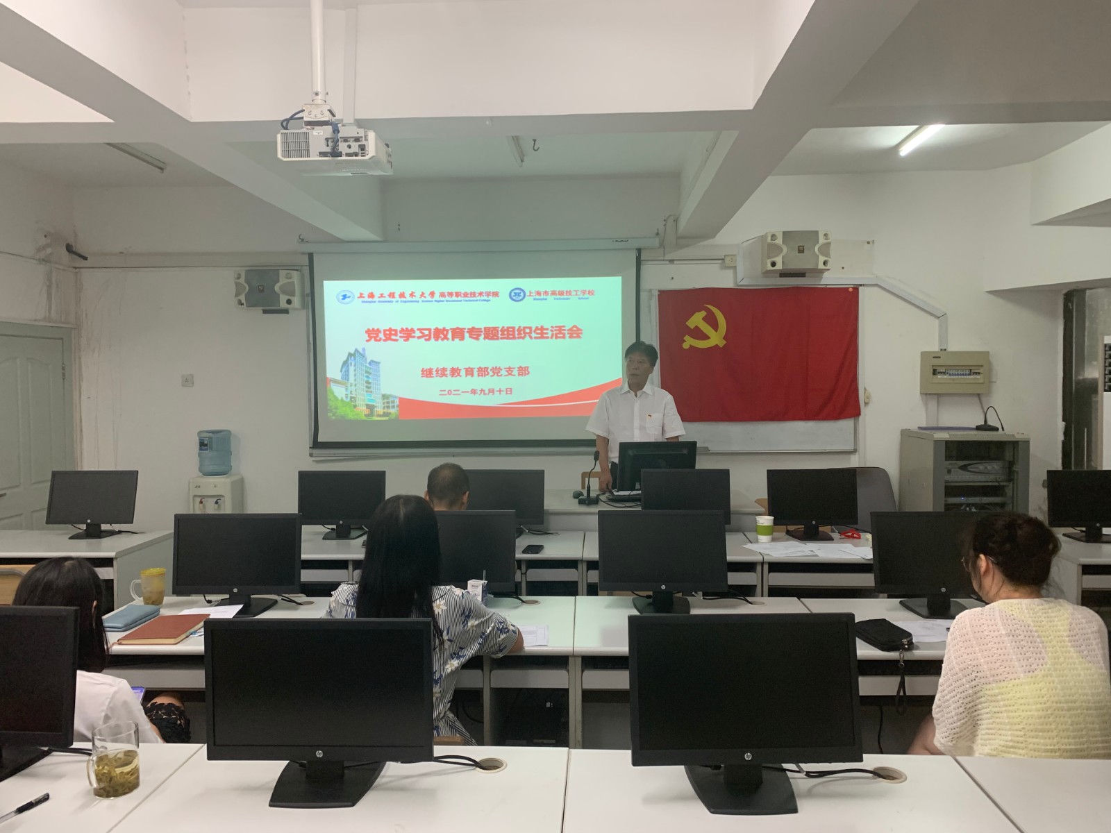 专题2.jpg 专题2.jpg