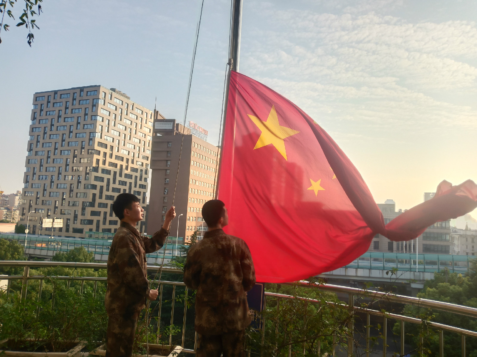 升旗6.jpg 升旗6.jpg