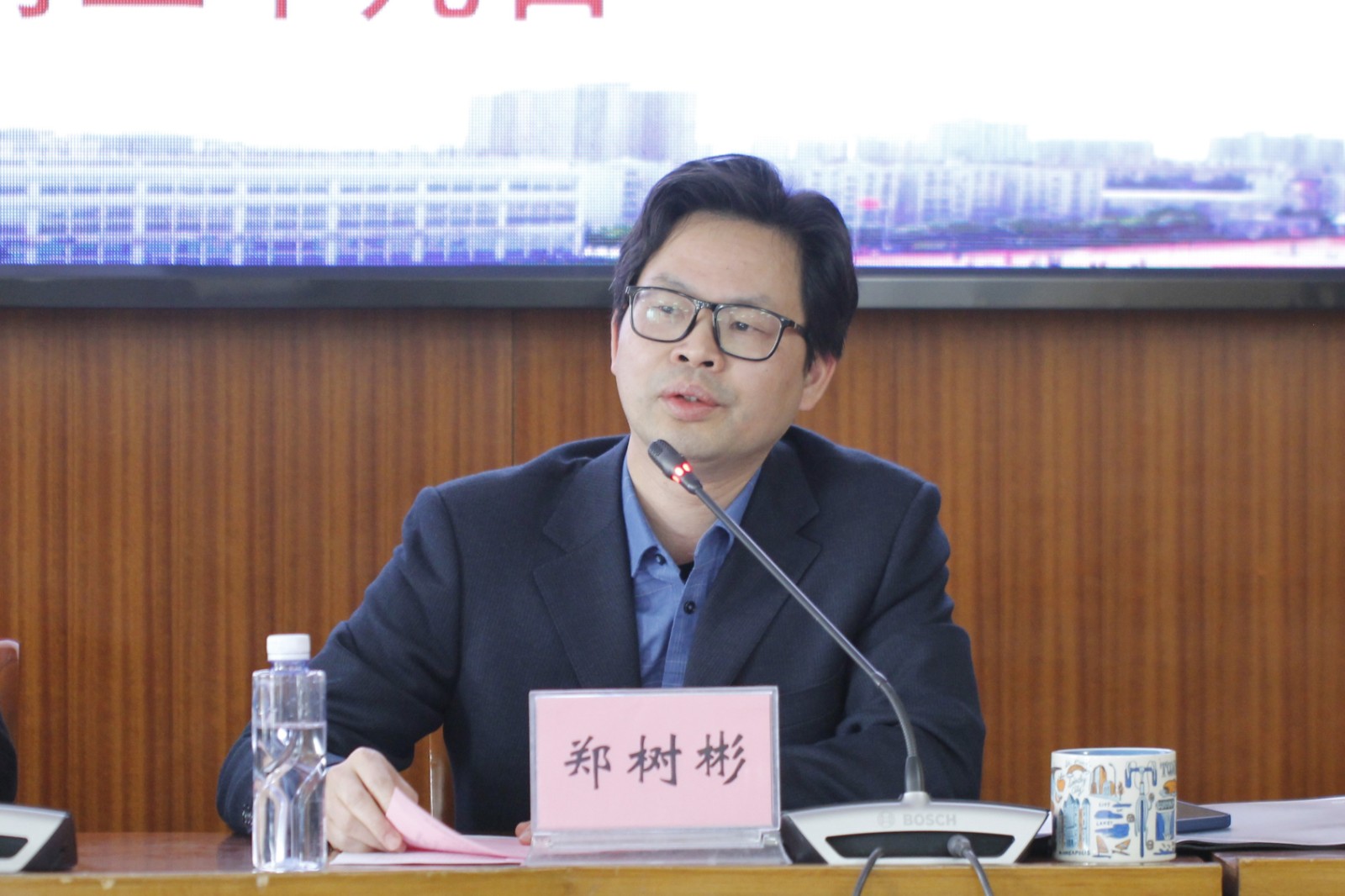 郑经理讲话.jpg